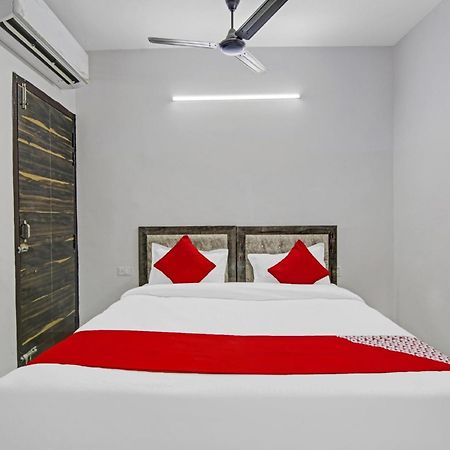 Hotel Green Olive New Delhi Exteriör bild