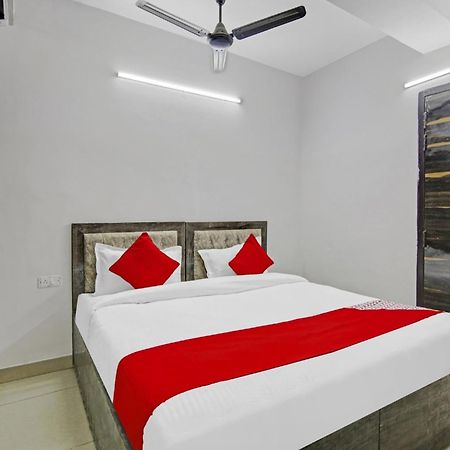 Hotel Green Olive New Delhi Exteriör bild