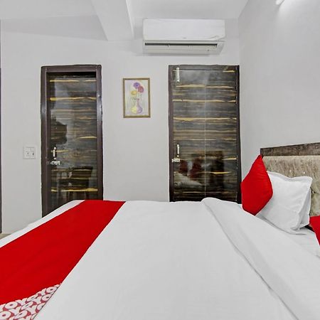 Hotel Green Olive New Delhi Exteriör bild
