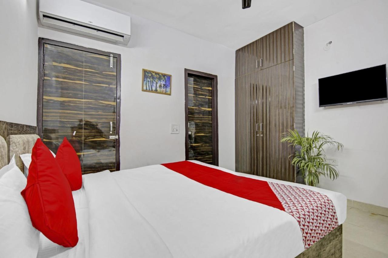 Hotel Green Olive New Delhi Exteriör bild