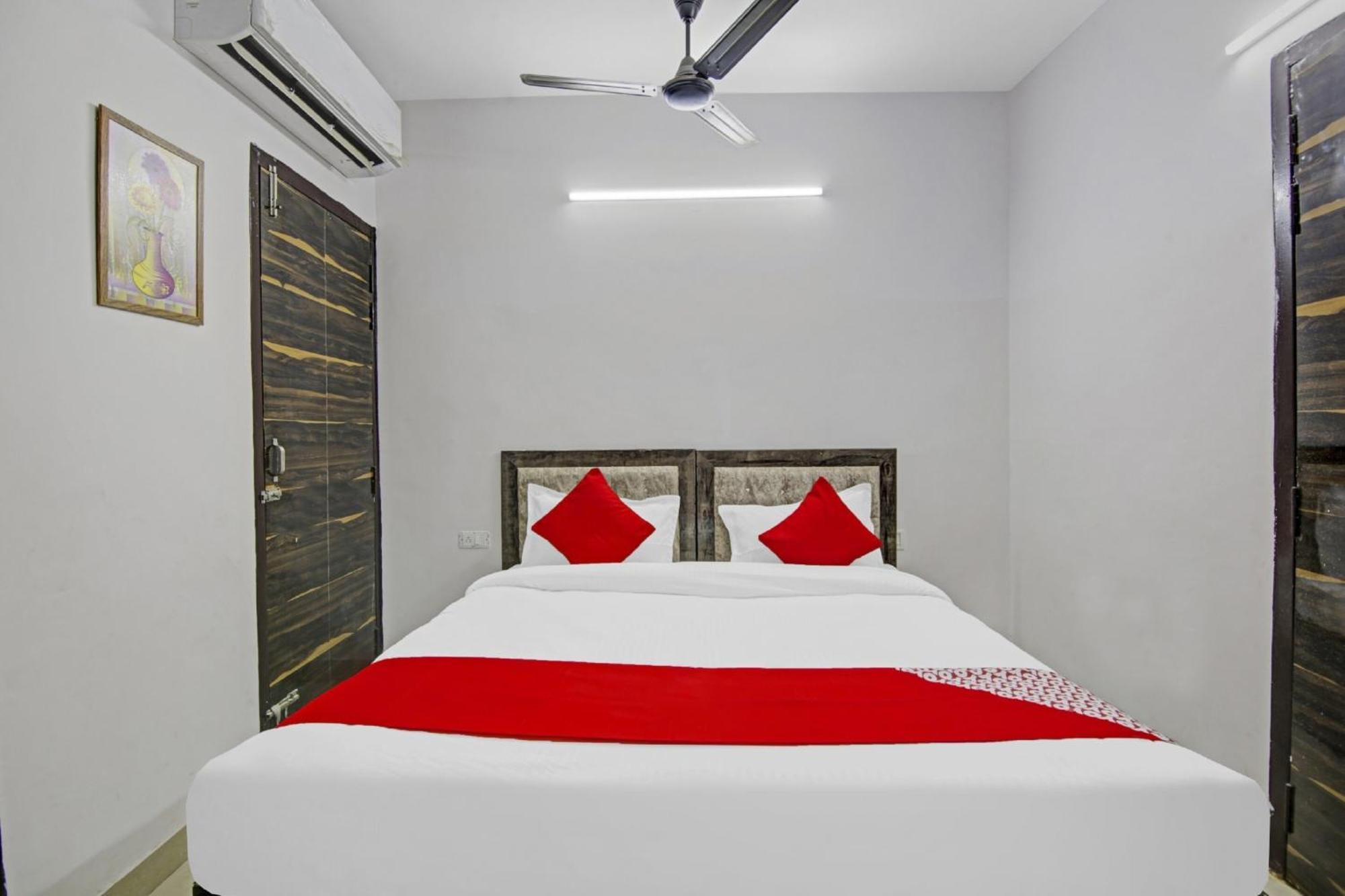 Hotel Green Olive New Delhi Exteriör bild