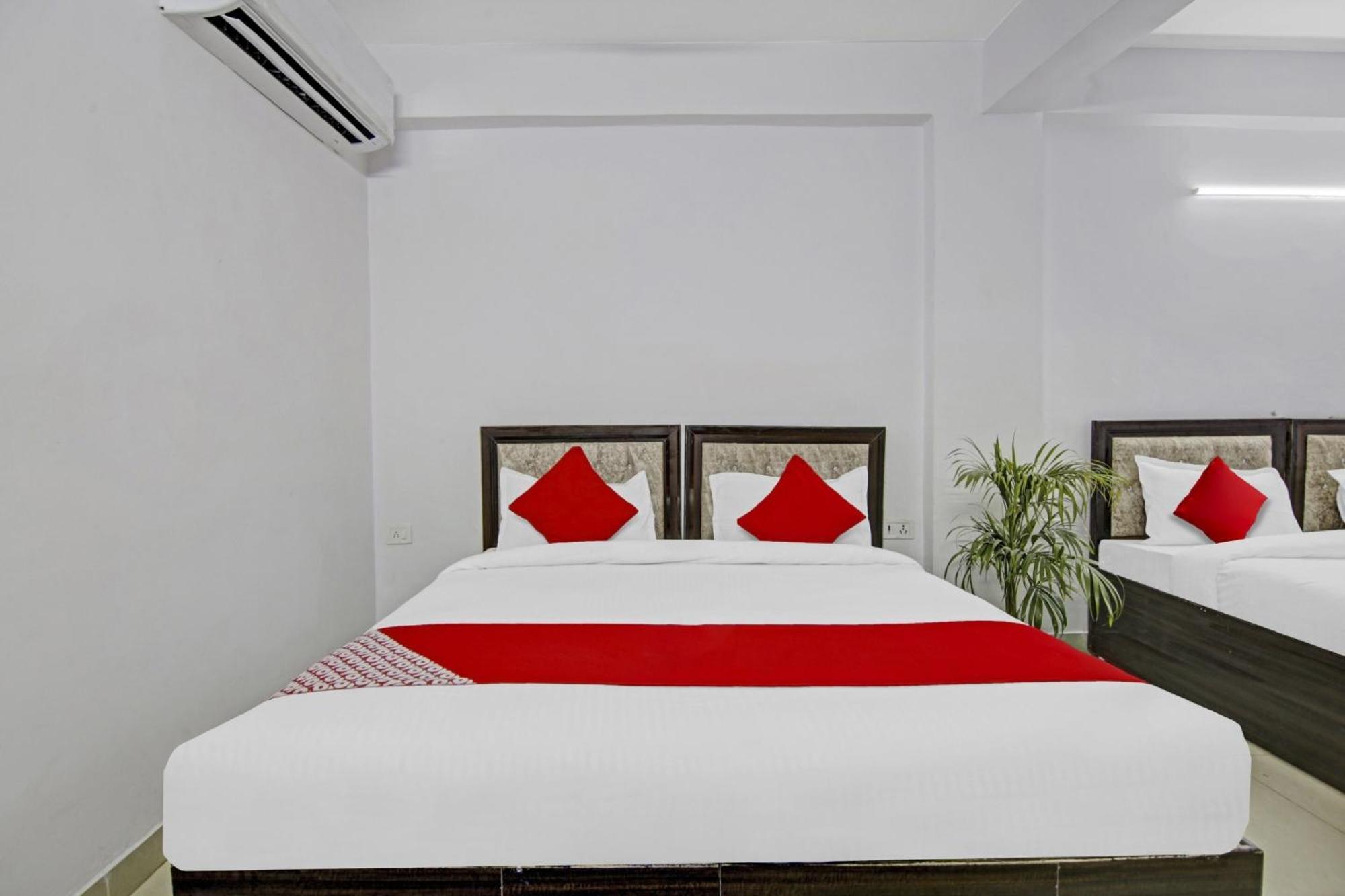 Hotel Green Olive New Delhi Exteriör bild