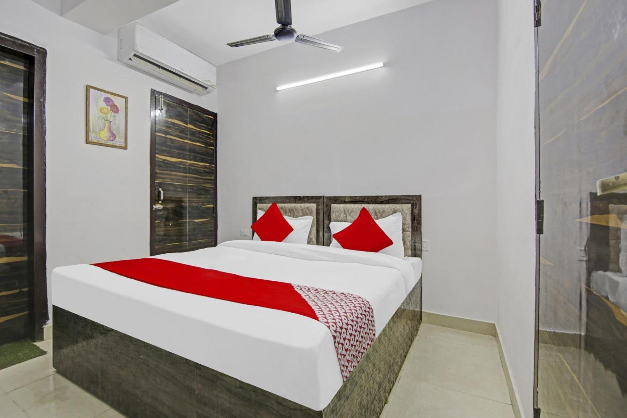 Hotel Green Olive New Delhi Exteriör bild