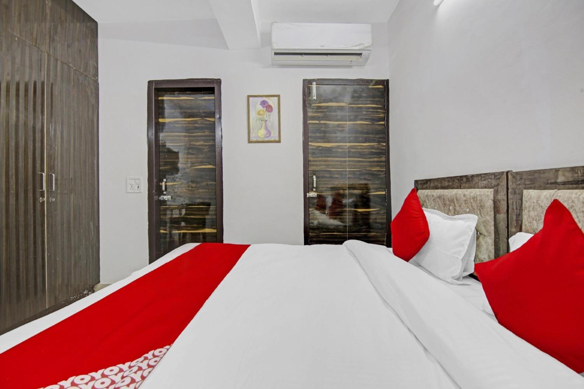 Hotel Green Olive New Delhi Exteriör bild