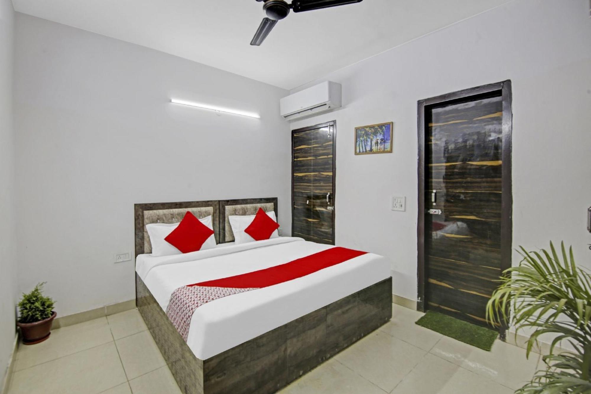 Hotel Green Olive New Delhi Exteriör bild