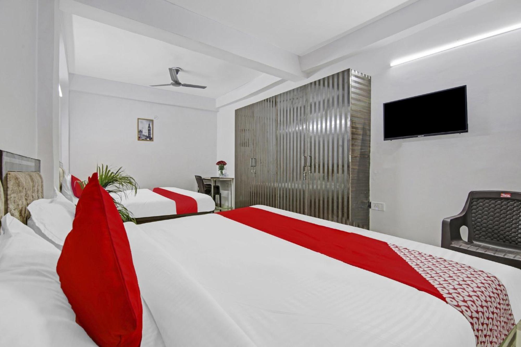 Hotel Green Olive New Delhi Exteriör bild