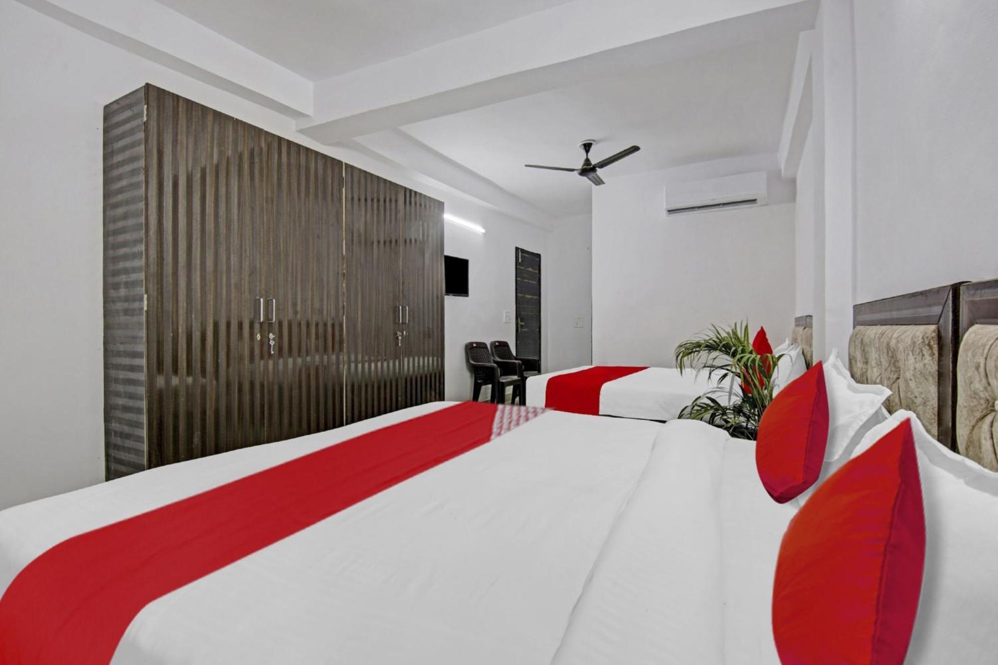 Hotel Green Olive New Delhi Exteriör bild