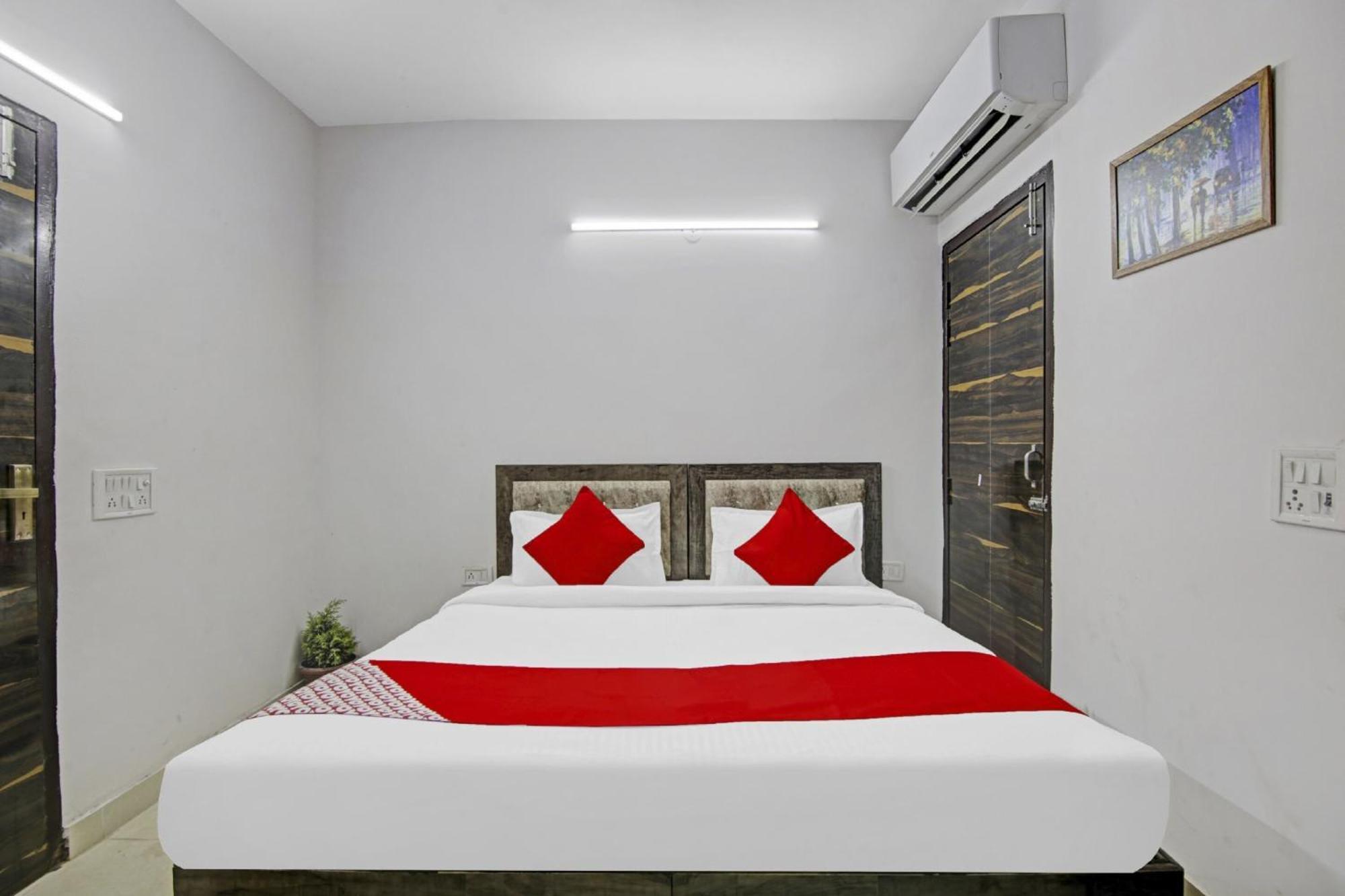 Hotel Green Olive New Delhi Exteriör bild