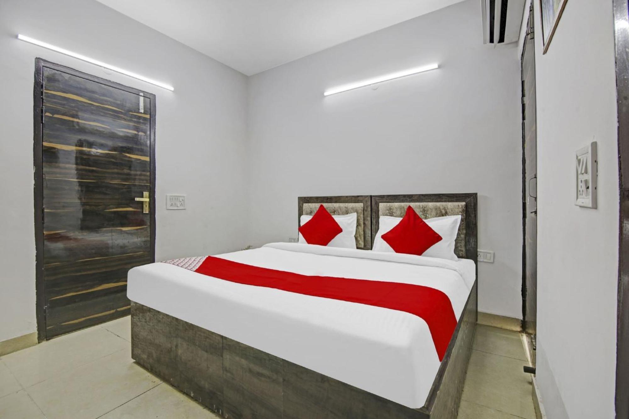 Hotel Green Olive New Delhi Exteriör bild