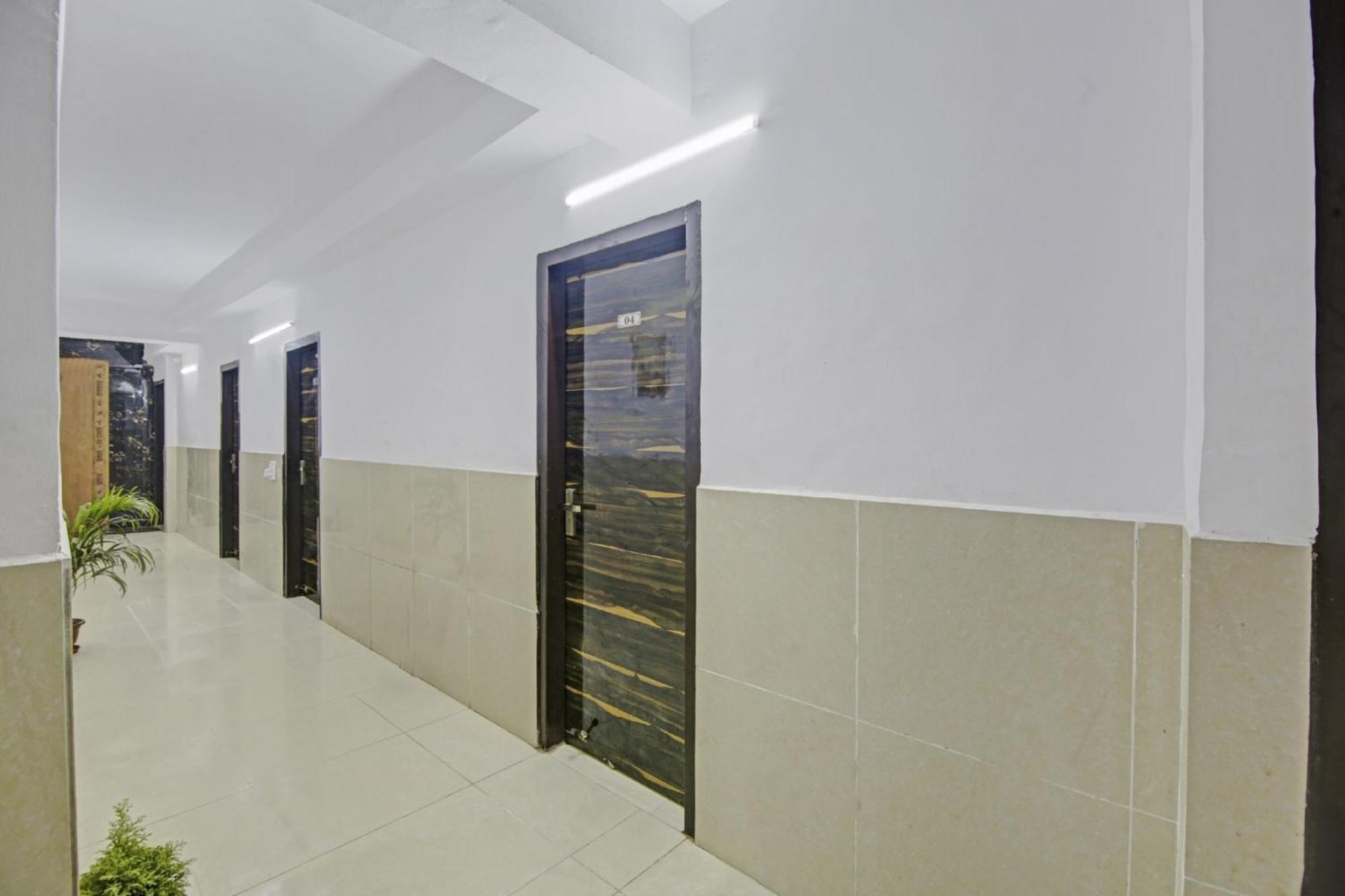 Hotel Green Olive New Delhi Exteriör bild